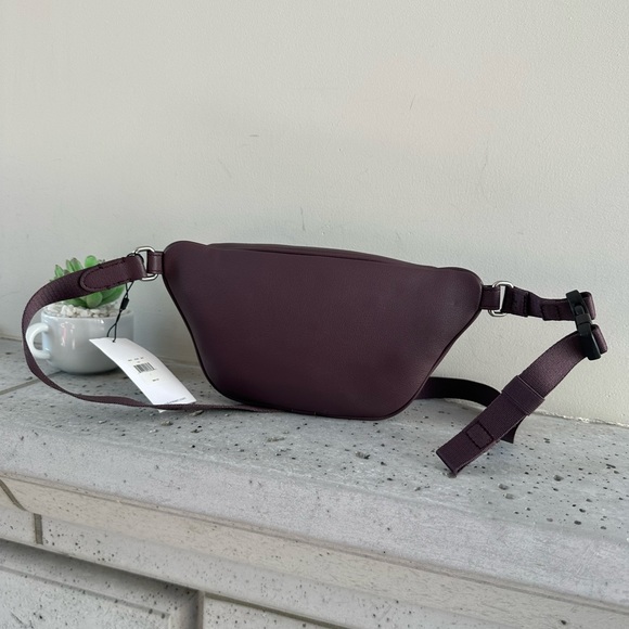 NWT Calvin Klein Ultralight Embossed Logo Belt Bag - Picture 6 of 14